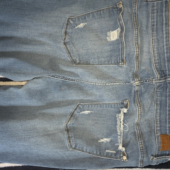 Distressed 22W Judy Blue Crop Fit Jeans - Picture 11 of 12